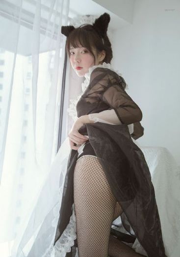 动漫八尺大人被吸乳视频